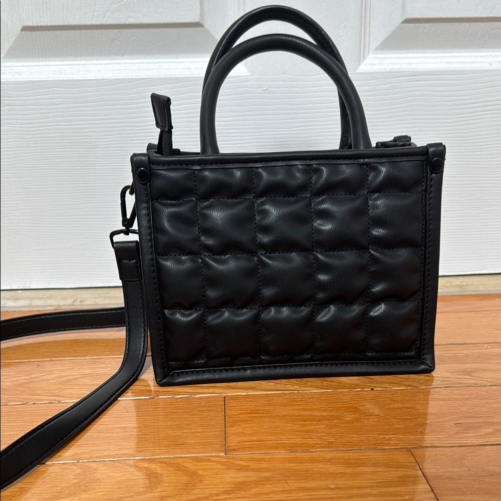 Steve Madden Crossbody Bag with Quilted Design - Picture 5 of 9